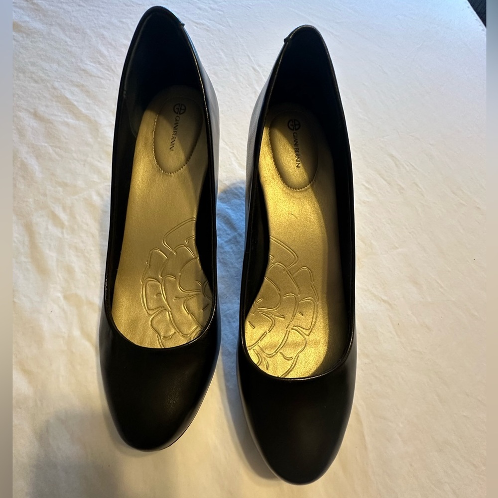 Giani Bernini size 10 black heels